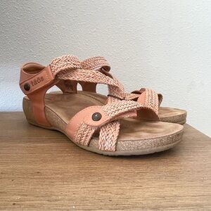 Taos Sandals women’s Sz 7-7.5 Trulie Coral comfort strappy leather hook and loop